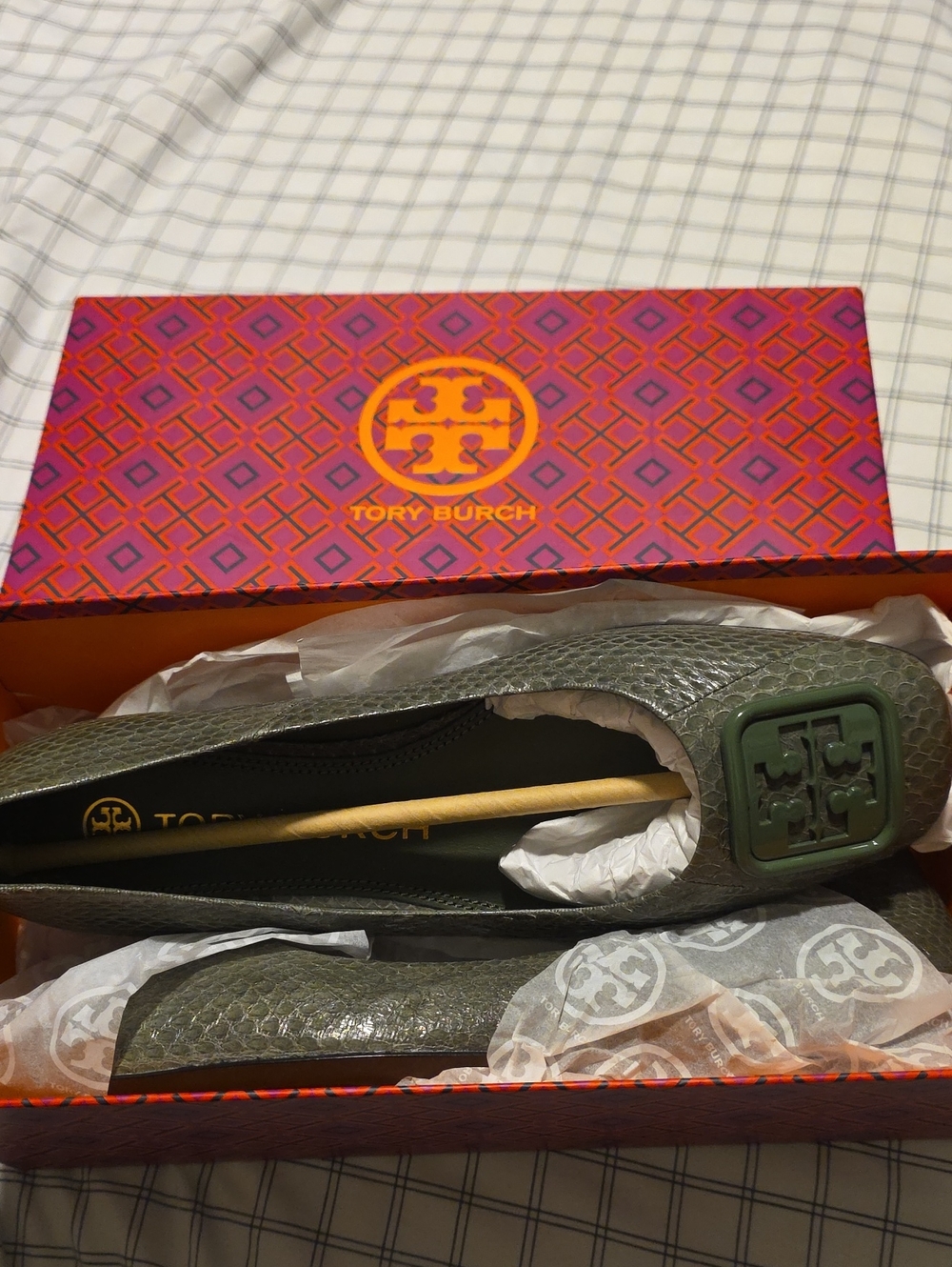 Tory Burch Olive Green Textured Leather Ballet Flats with Logo Accent